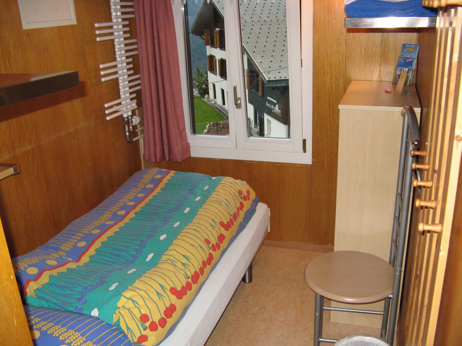 A small single room photographed by a guest